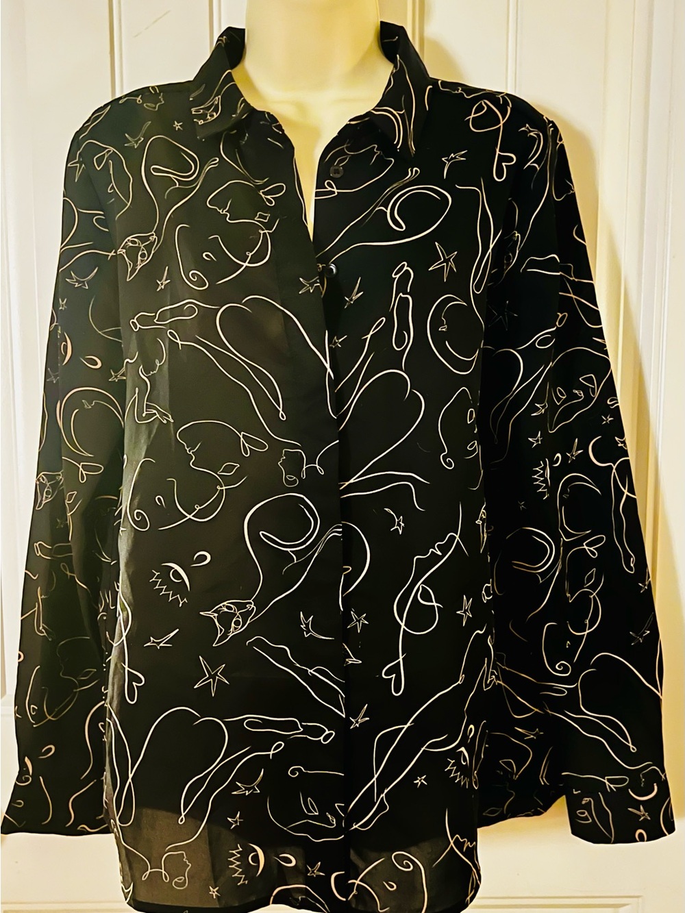 Carmen Marc Valvo Minimalist Blouse Size S Black Abstract Print Long Sleeve
